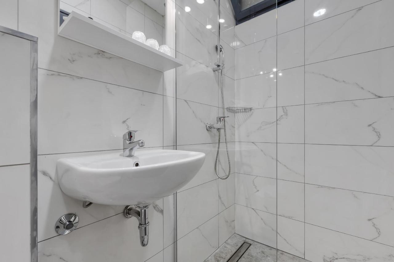 Hotel Alem Baška Voda エクステリア 写真