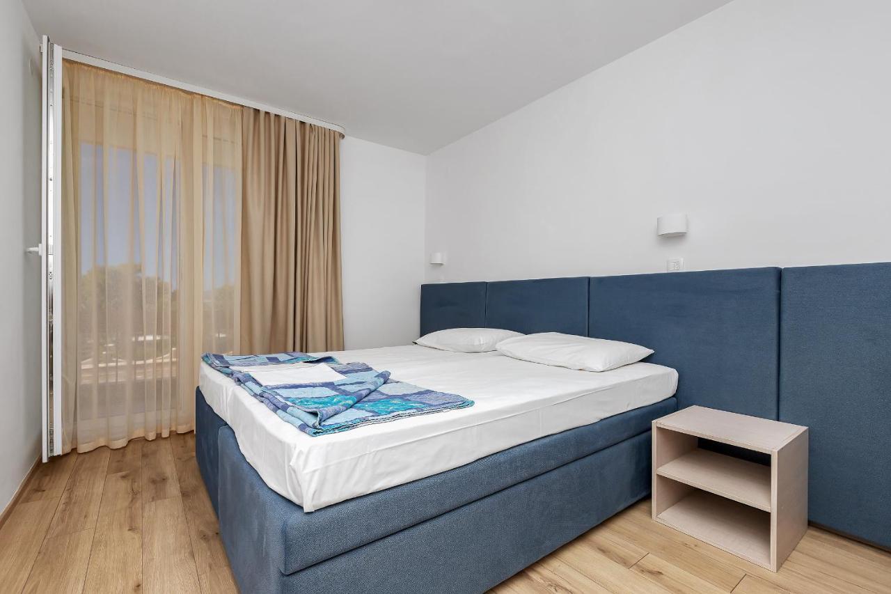 Hotel Alem Baška Voda エクステリア 写真